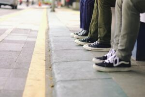 汗臭いスニーカーに最適な消臭剤の効果とは？